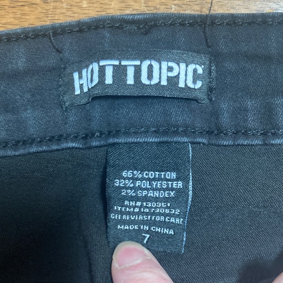 🍀2for$25🍀Hot Topic Distressed Black Jean Shorts W/Buckles High Waisted Juniors 7 - Picture 8 of 12